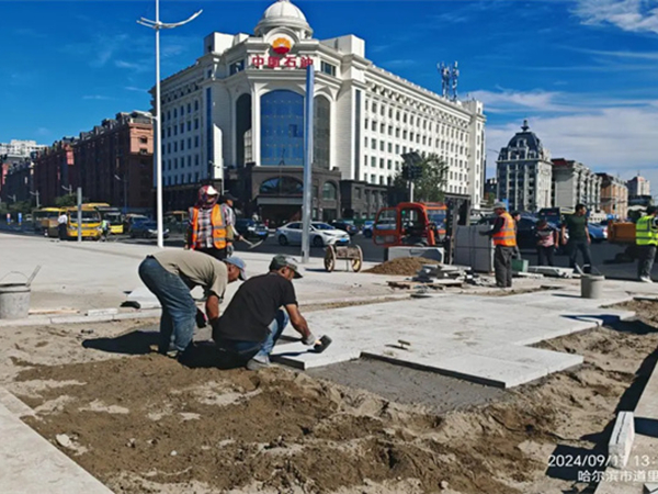 提前20天“還路于民”7900平方米——哈爾濱地鐵集團全力做好友誼路段道路恢復